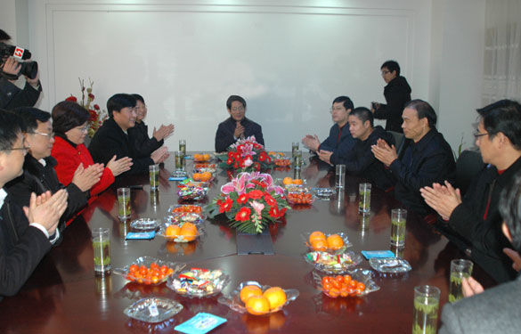 溧陽市委書記韓立明、市長盛建良一行來上上集團(tuán)走訪慰問