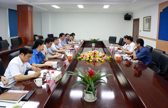 省統(tǒng)計局黨組成員、省地方統(tǒng)計調查局局長王當齡來上上電纜調研