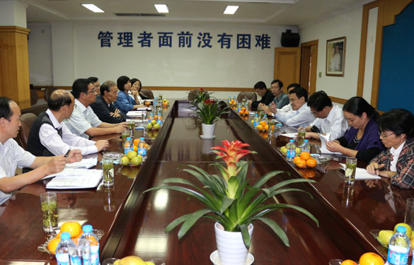 常州市統(tǒng)計(jì)局局長(zhǎng)徐華勤一行來(lái)上上集團(tuán)調(diào)研