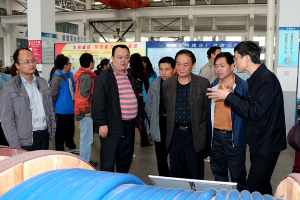 4月25日，常州市發(fā)改委領(lǐng)導(dǎo)一行30余人來上上電纜參觀