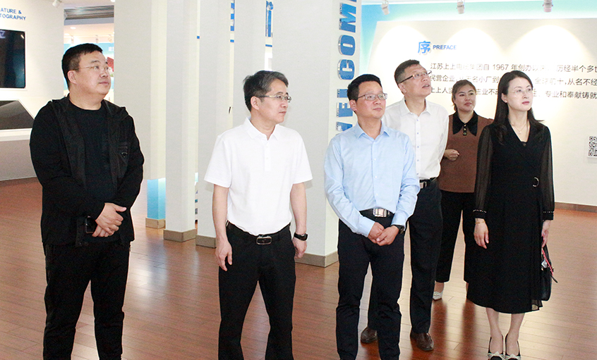 葫蘆島市龍港區(qū)區(qū)委常委、統(tǒng)戰(zhàn)部部長揣寶迎一行來上上電纜調(diào)研